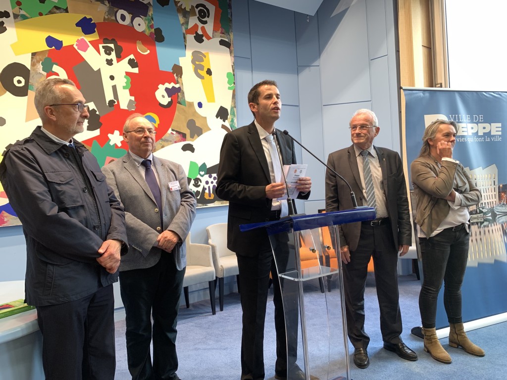 réception des congressistes en mairie (de gàd G Turquer, F Neveux, N Langlois, Y Begos, S Audigou)